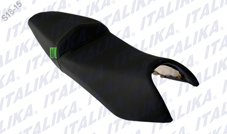 ASIENTO NEGRO COSTURA VERDE 150SZ