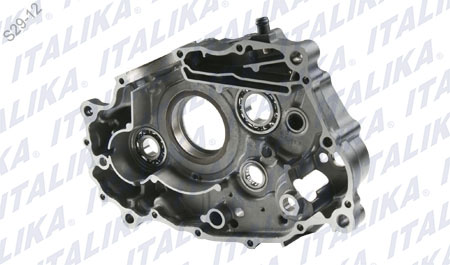 COMPONENTE DE CARTER DERECHO RT180, FT180