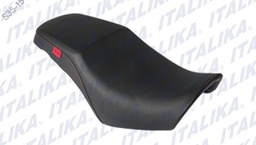 [F03010201] ASIENTO NEGRO COSTURAS ROJAS RC150 2016